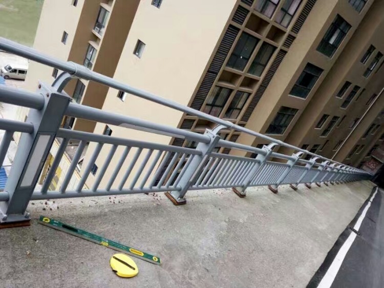 橋梁燈光護(hù)欄廠家